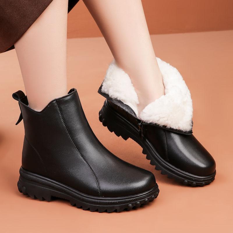 

Зимняя обувь из натуральной кожи и хлопка для женщин среднего и пожилого возраста. Теплые нескользящие короткие ботинки на молнии для мам с флисовой подкладкой. 41 чёрный