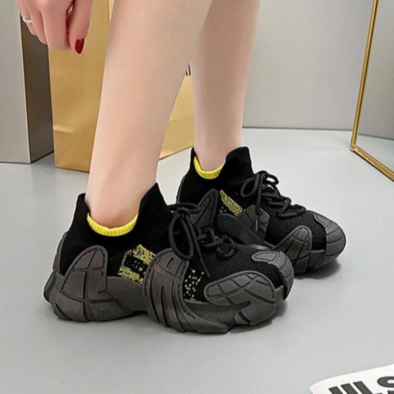 Fashion Women's Fashion Mesh Breathable Sports Style Woven Shoes Women's Comfort Versatile Outdoor Non Slip Flat Shoes Zapatillas Mujer