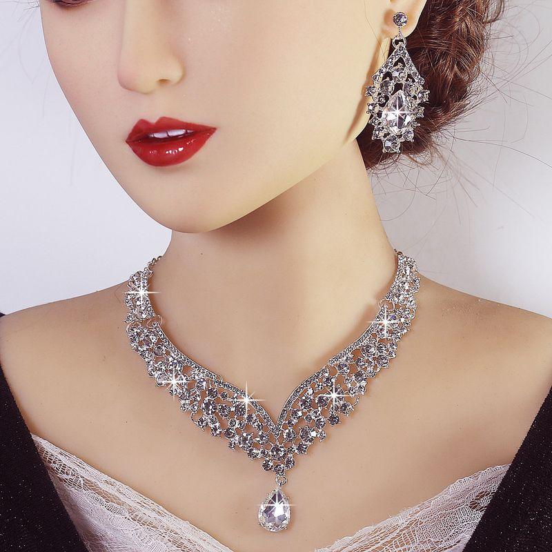 Fashion Crystal Necklace Earrings Jewelry Suit Alloy Rhinestone-Encrusted Jewelry Ornament Accessories Ball Performance Super Flash