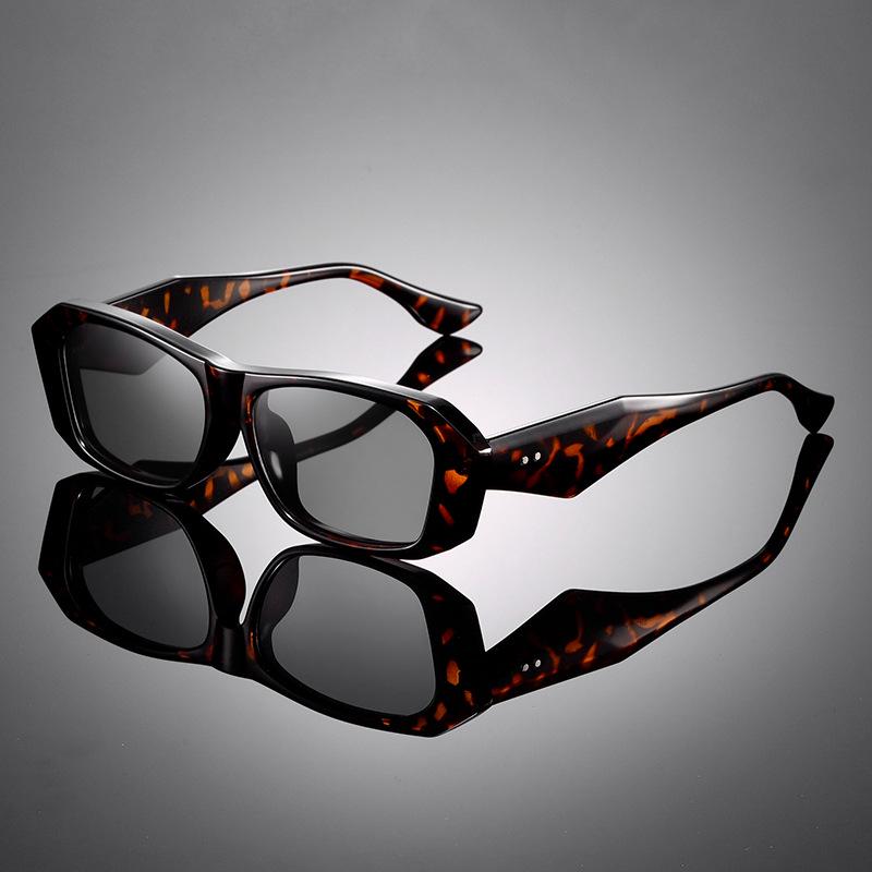 Trendy Unisex Polygon Sunglasses with UV Protection and Fashion Colored Lenses