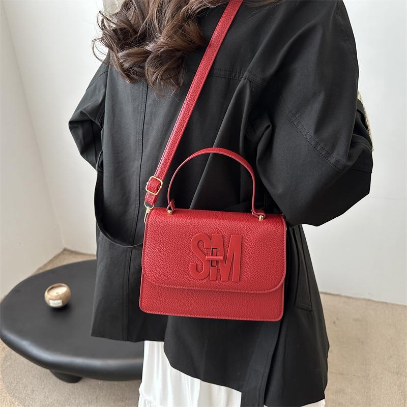 Casual Simple Large-capacity Small Square Bag Bag Women's New Niche Daily Fashion Commuter Bag