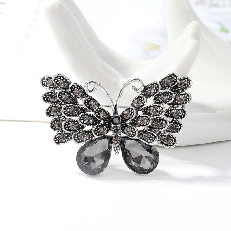 Elegant Vintage Butterfly Brooch With Rhinestones Accent For Women Fashion Animal Badge Wedding Party Accessory