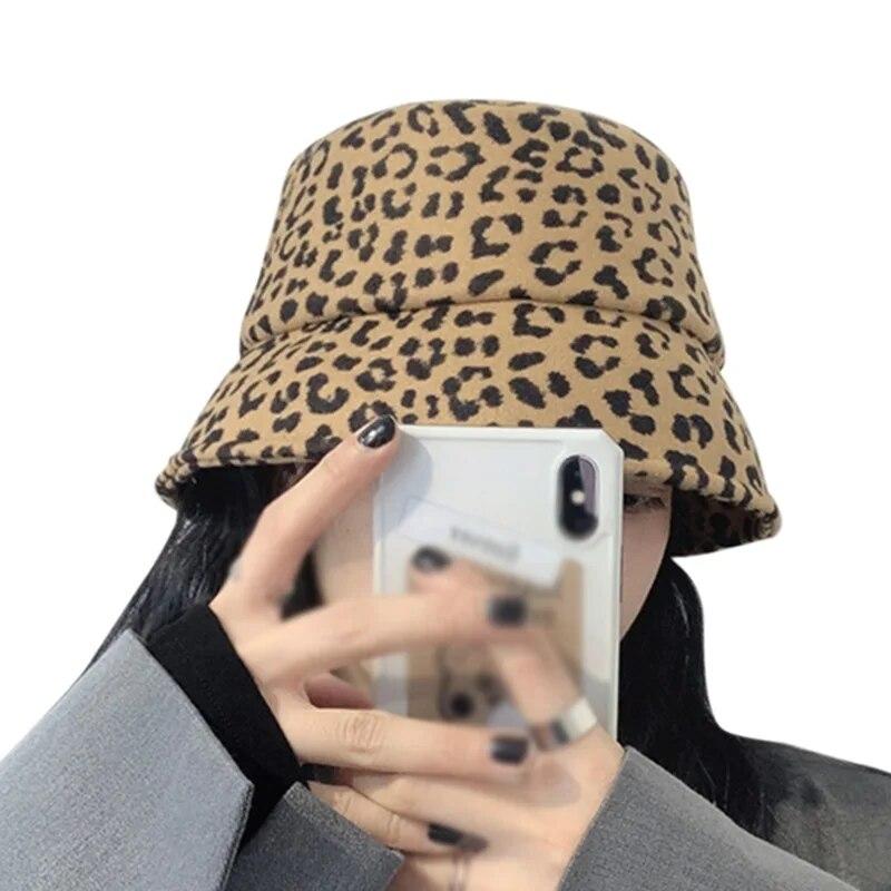 Rybář, Samice Leoparda, Tenký, Slunce, Opalovací krém, Jaro, Podzimní Kbelík s vodou