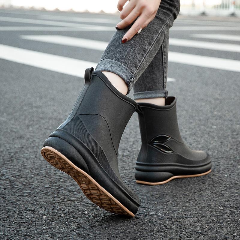 New women's medium tube rain shoes plastic waterproof shoes outdoor lightweight water shoes non-slip rubber shoes kitchen overshoes