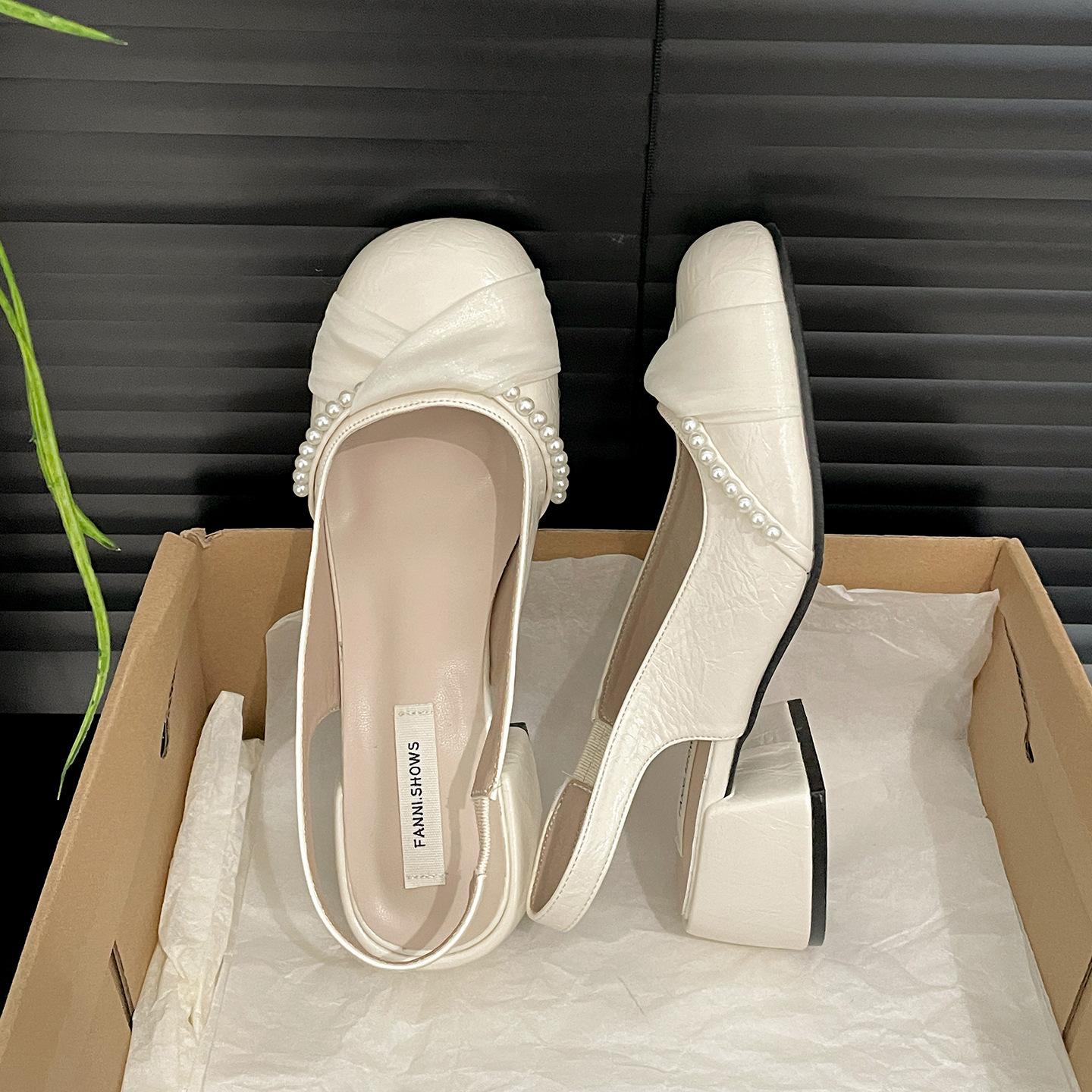 

White fairy wind thick heel heightened bag head sandals women s 2025 new summer skirt French cool slippers 35 бежевый