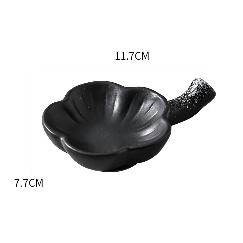 Japanese Style Ceramic Flavored Sauce Dishes Flower Shape With Creative Handles Household Fruit Sushi Plates Kitchen Supplies
