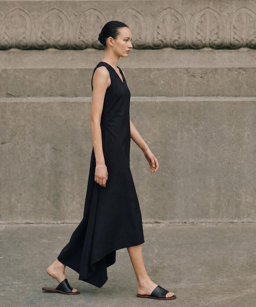 Artid V-Neck Asymmetrical Dress_Black