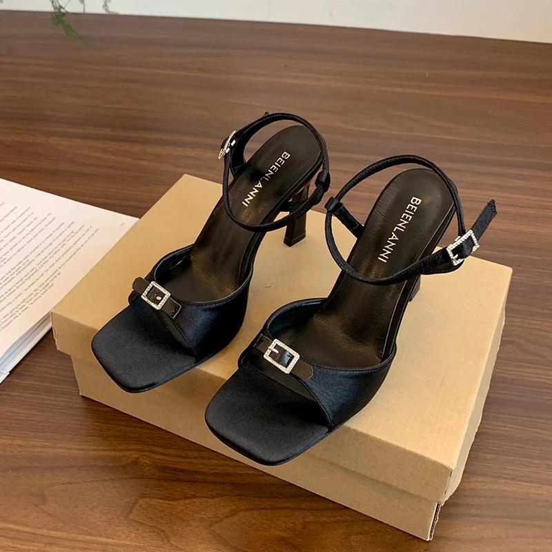 

Мода Сексуальные Женские Туфли на Каблуке с Квадратным Носком Летние Шлепанцы Тренд 2025 Новая Мода Вечеринка Пряжка Роскошные Лодочки Сандалии 35 чёрный