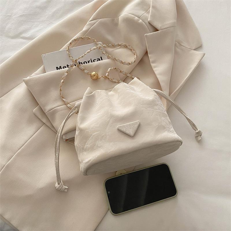 This year's popular small bag women's 2025 new autumn and winter fashion shoulder bag versatile chain crossbody bucket bag
