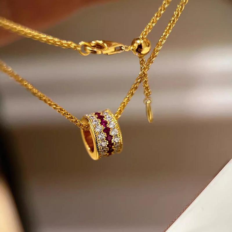 Xiaohongshu Elegant Rose Red Diamond Pave Pendant Necklace