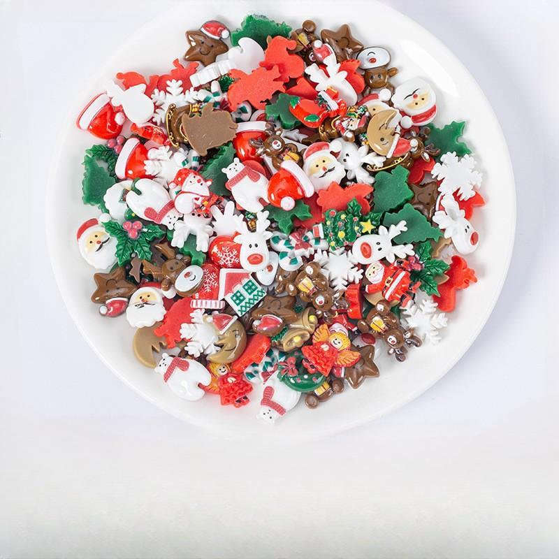 50 Stück Zufällige Kreative Harz-Weihnachts-Mini-Artikel Lustige DIY-Dekoration Weihnachts-Atmosphäre Requisiten Zubehör Schneeflocke Schneemann Material