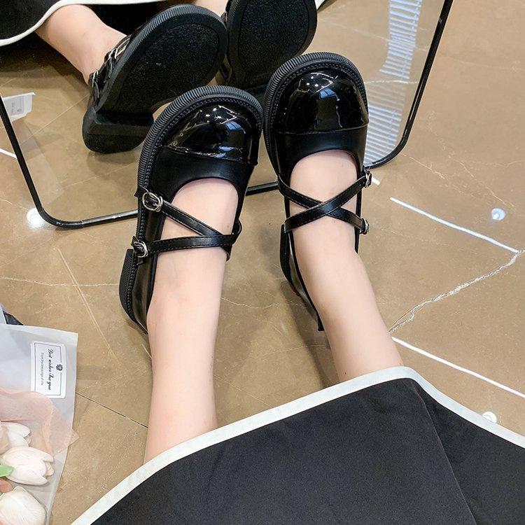 Vintage Mary Jane Small Leather Shoes Women's Autumn 2025 New Round Head Cross Buckle with Thick Bottom Flat Bottom Small Fragrant Single Shoes