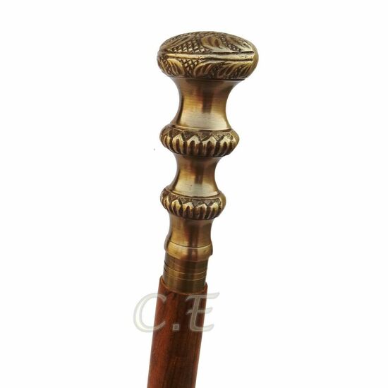 Canne de marche en bois de style victorien avec poignée en laiton design antique