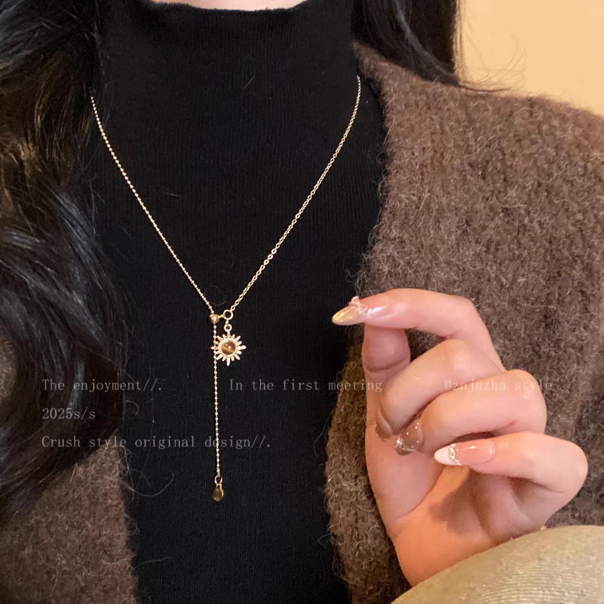 

Tiger S Eye Stone Sun Necklace Jimelad Retro Temperament Collarbone Premium Sweater Chain Light Luxury Niche Accessories