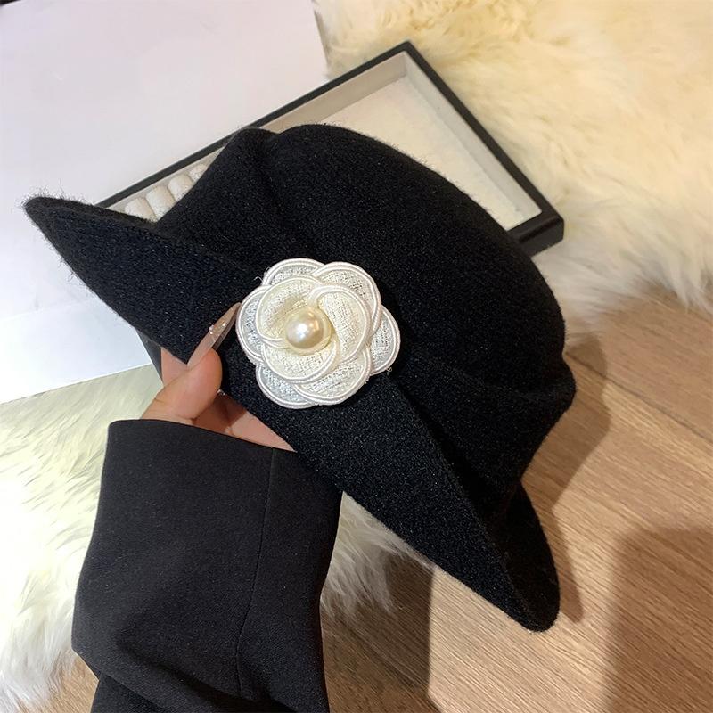 

Retro Elegant Ruffled Style Camellia Heiress Hat For Women Autumn And Winter Atmosphere Top Hat French-Style Fishermen Hat чорний