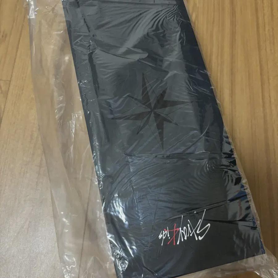 

(нераспечатанный) Straykids Лайтстик Компас Версия. 2