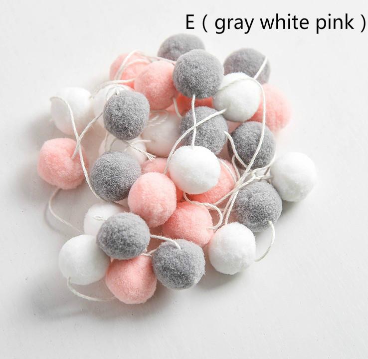 2.5cm 30PCS Creative Handmade Felt Ball Wool Ball Wreath String Ornaments DIY Accessories