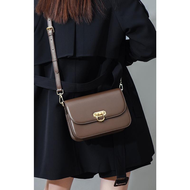 Bag Ladies Summer New Leather Underarm Chain Bag Fashion Crossbody Bag One Shoulder Small Square Bag Luggage