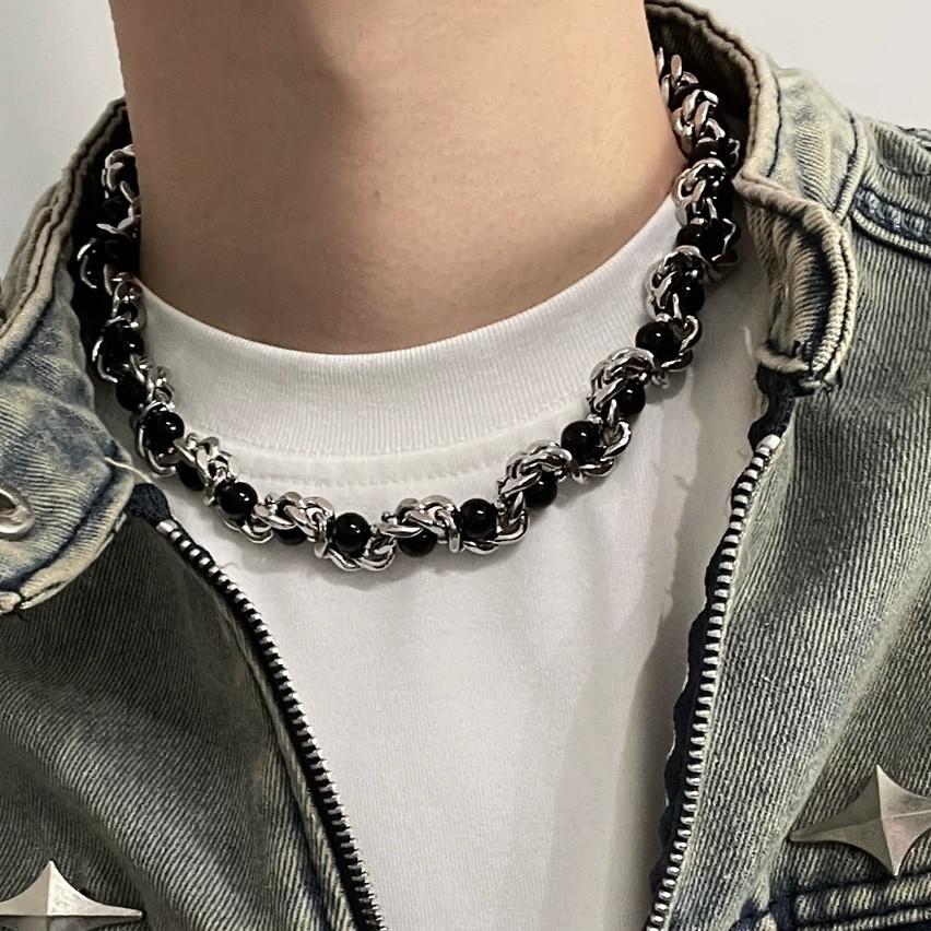 

Pearl Mother Of Pearl Titanium Steel Chain With Diamondinlaid Geometric Pendant For Unisex чорний