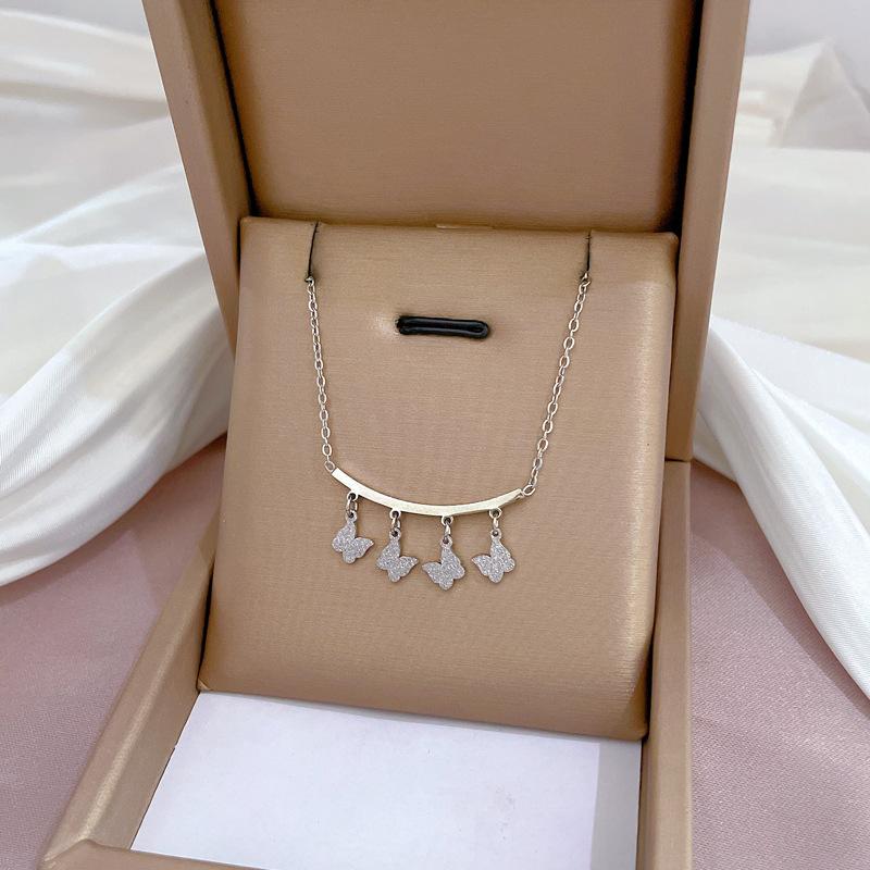 Acier Titane Feuille d'Or Papillon Brûleur Or Véritable Chaîne Froide Collier Féminin Chaîne de Clavicule Avec Bijoux