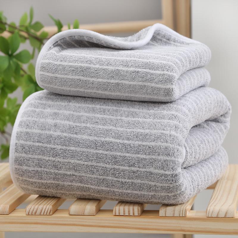 Tilpasset Broderi Fortykket Korallfleece Håndkle: Absorberende Bade-, Trenings- og Bassenghåndkle