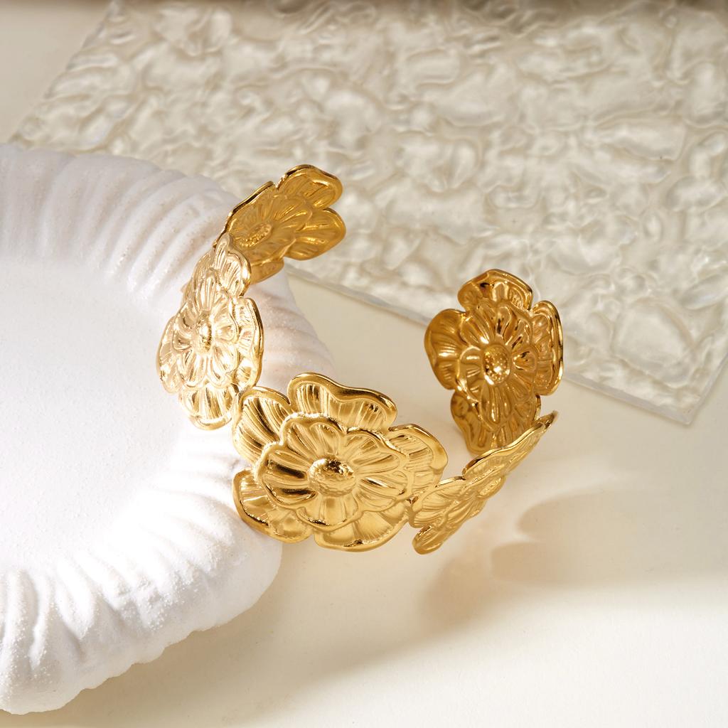 Creative Flower Stainless Steel Bangle Gold Color Waterproof Fashion Luxury Delicate Personality Jewelry Party Bracelet Gift