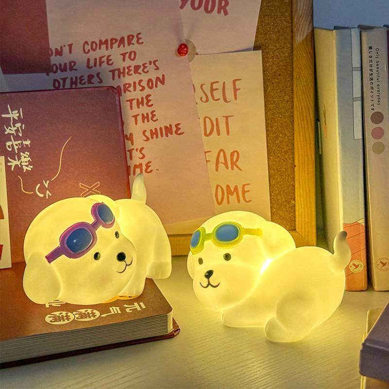 Süßer Cartoon-Hund Nachtlicht Kreative Schlafzimmer Nachttischlampe Zum Schlafen Und Dekorieren