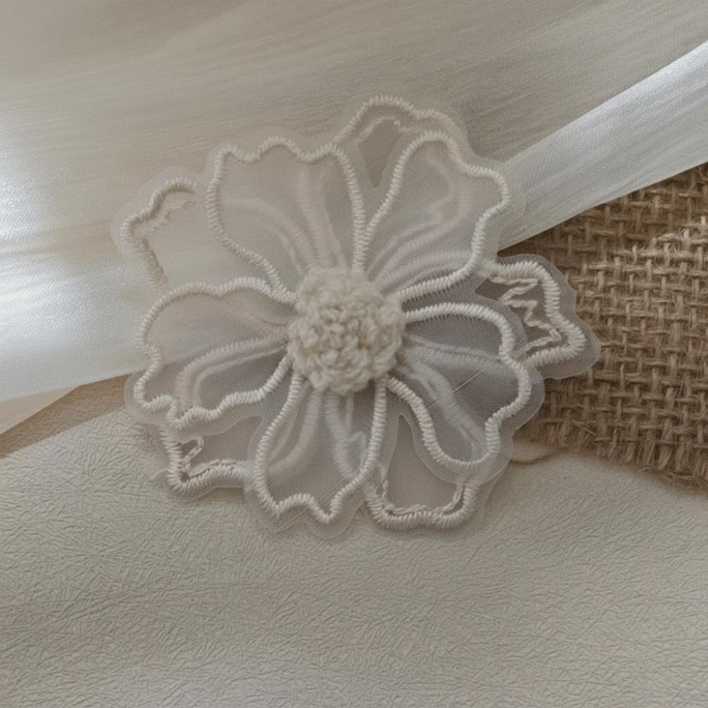 10 Stück 6,5 cm breite Blumen-Spitzen-Stickerei-Aufnäher Stickerei-Detail Doppellagige Stickerei Spitze Blumen Kleid Dekoration