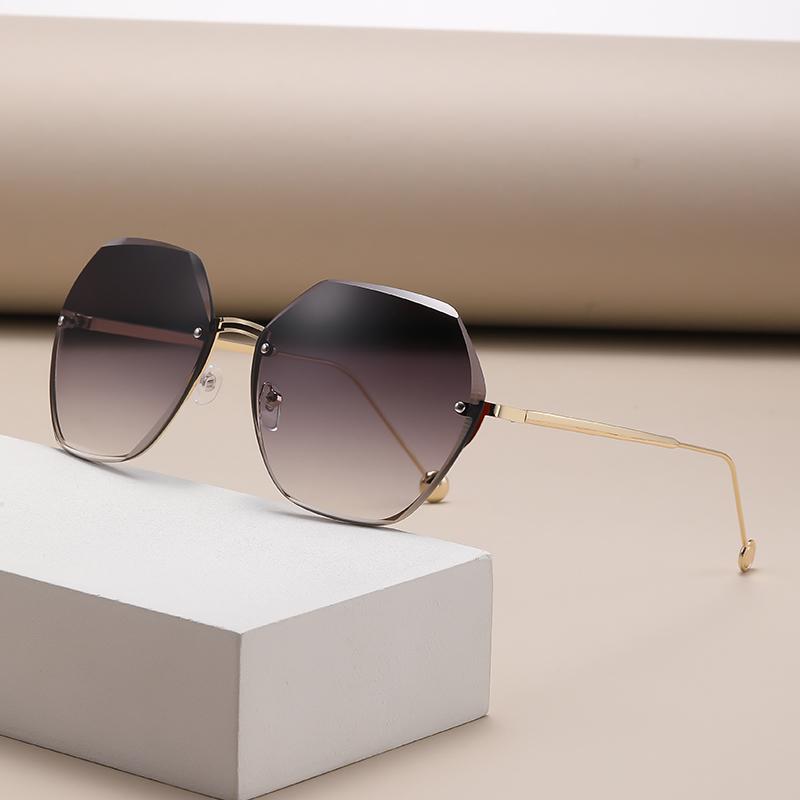 Brand Design 2024 Fashion New Polygonal Metal Sunglasses Retro Ladies Glasses Classic Trend Luxury Driving Travel Eyewear