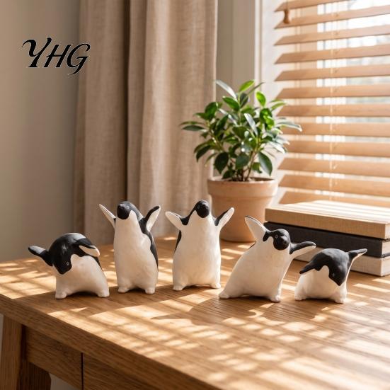 Cute Penguin Figurines Figurine, Nordic Style Small Animal Statue, Whimsical Unique Birthday Gifts Desk Shelf Tabletop Decor Ornament, Gift