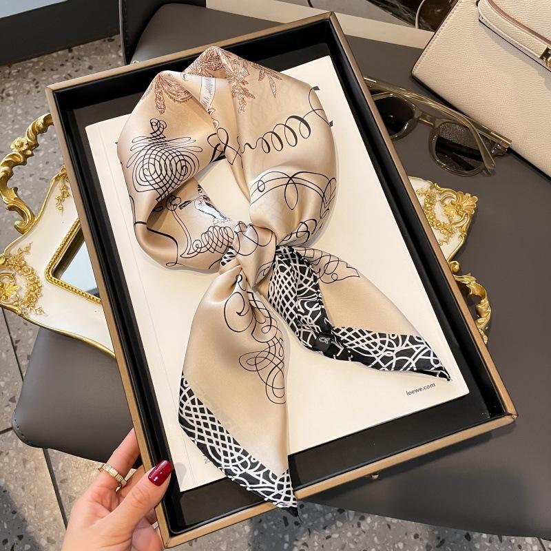 Silk scarf women's neck new scarf with coat 70 small square scarf scarf mother high-end scarf