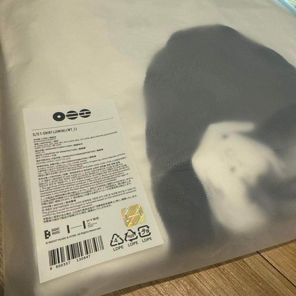 Official BTS ARIRANG T-Shirt Size L K Pop V Jungkook Jimin Group Korea