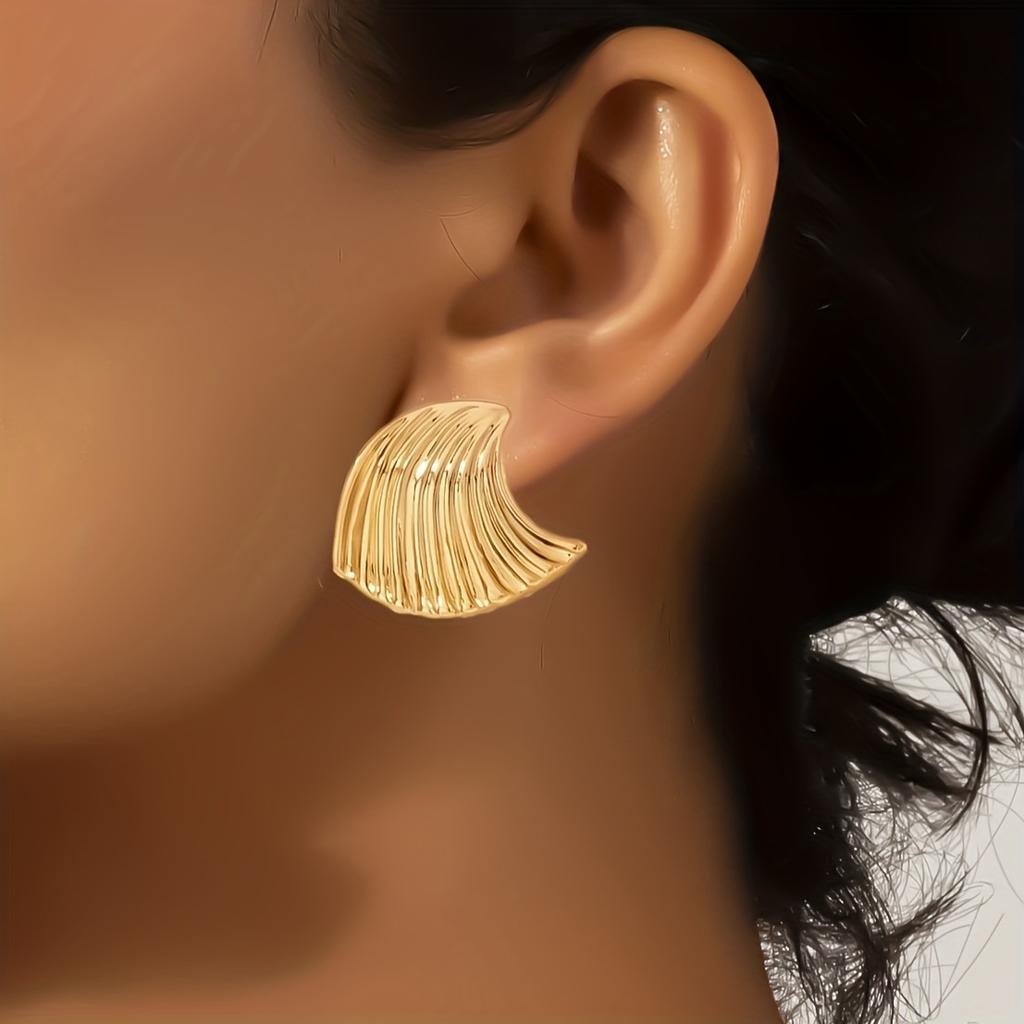 Personalized waves geometric simple earrings retro pleated design sense temperament light luxury stud earrings earrings women