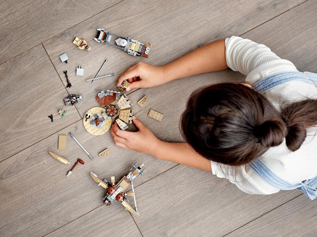 LEGO конструктор Космический корабль Звездные войны – Неприятности на Татуине (75299)