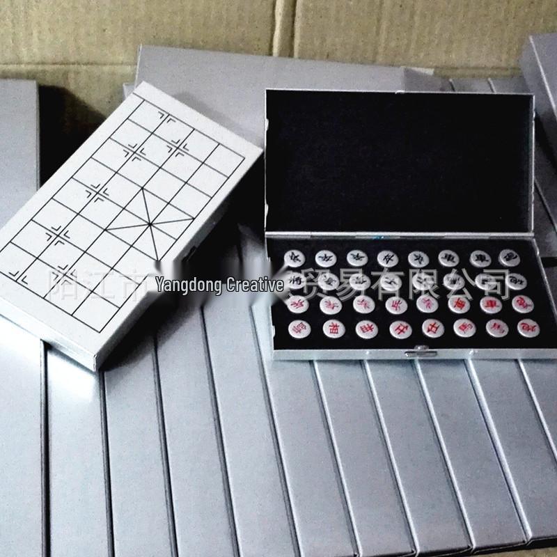 Tragbares faltbares magnetisches Schach-, Dame- und Backgammon-Set für Kinder und Studenten