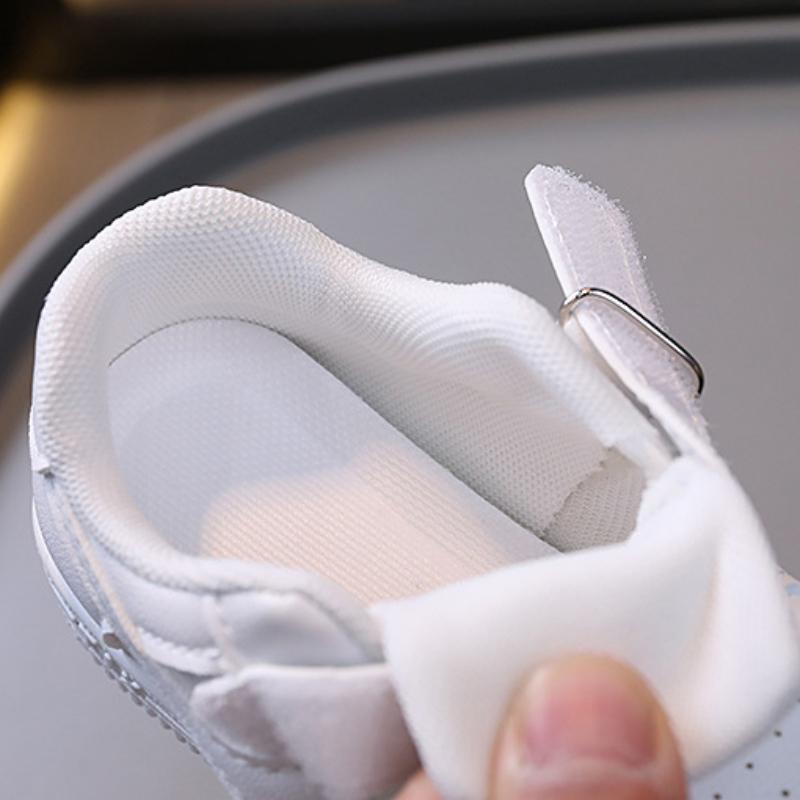 Spring and Autumn Ultra-light Boys and Girls All-match Solid Soft Bottom Non-slip Sports Shoes