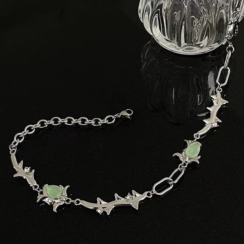 Thorns rose tassel necklace female senior design sense new Chinese clavicle chain Internet celebrity female jewelry female