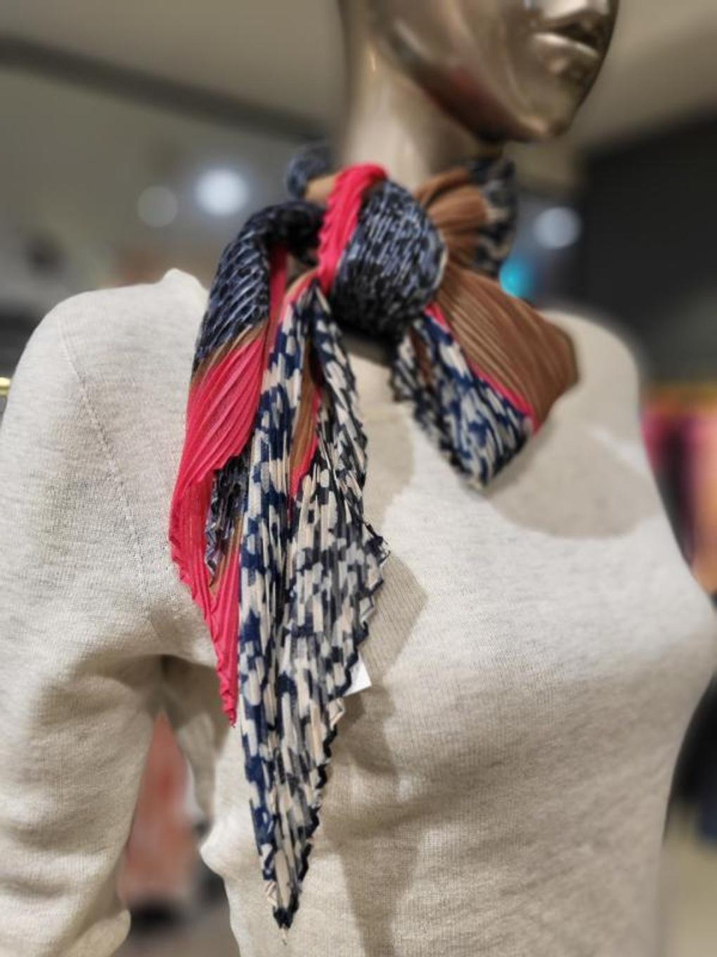 

Pleated Colorful Scarf JBW5NSAM1800