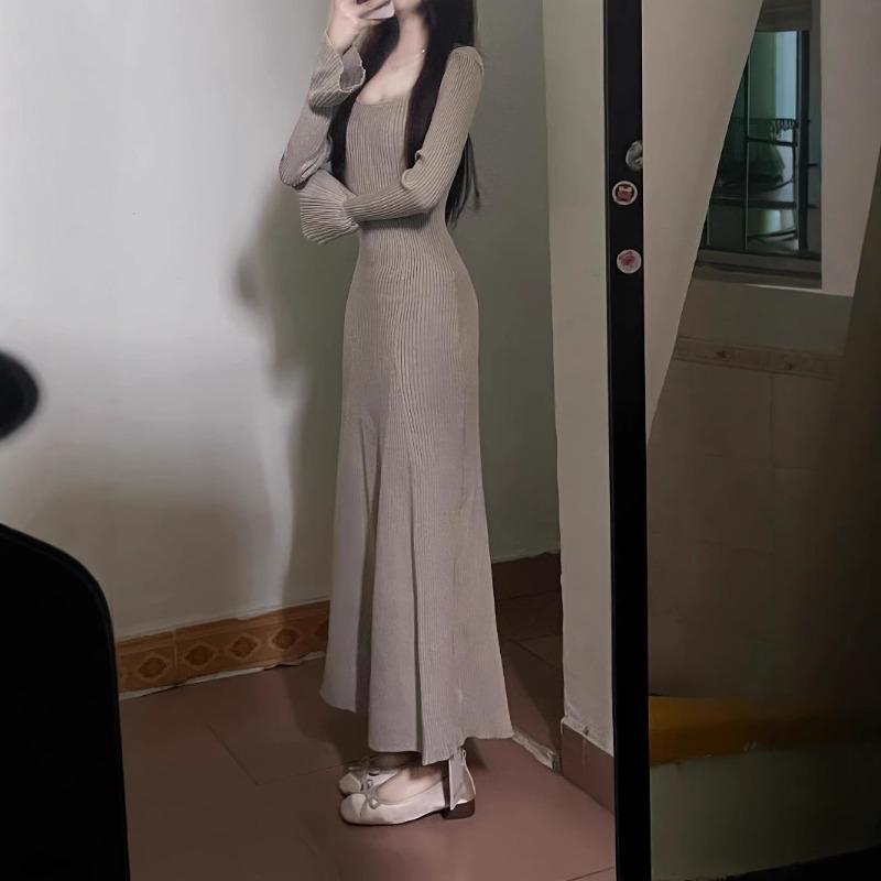 Square Neck, Horn Sleeve, Knitted Dress, Slim-fitting Base, Inner with Winter Coat, New Skirt.