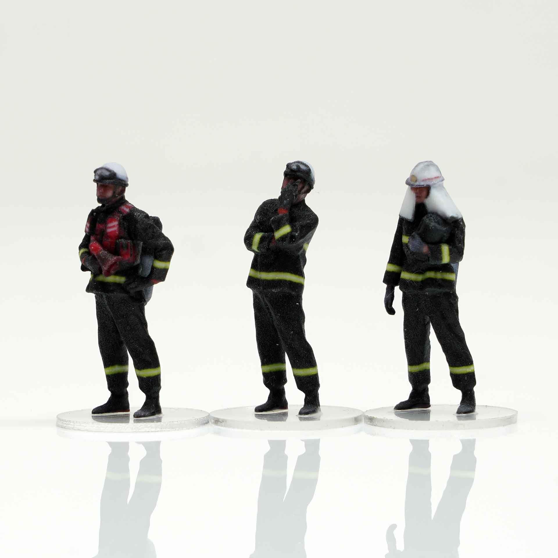 

Figreal 1/64 Firefighter 004 3-piece set
