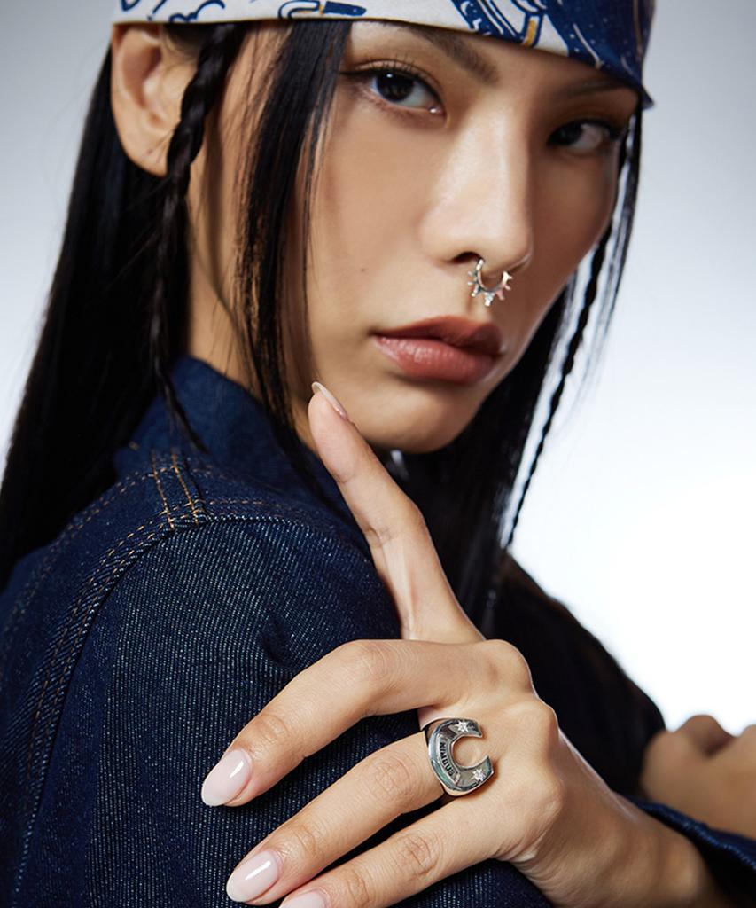 Nimbus Sparkle Horse Shoe Ring (Large)