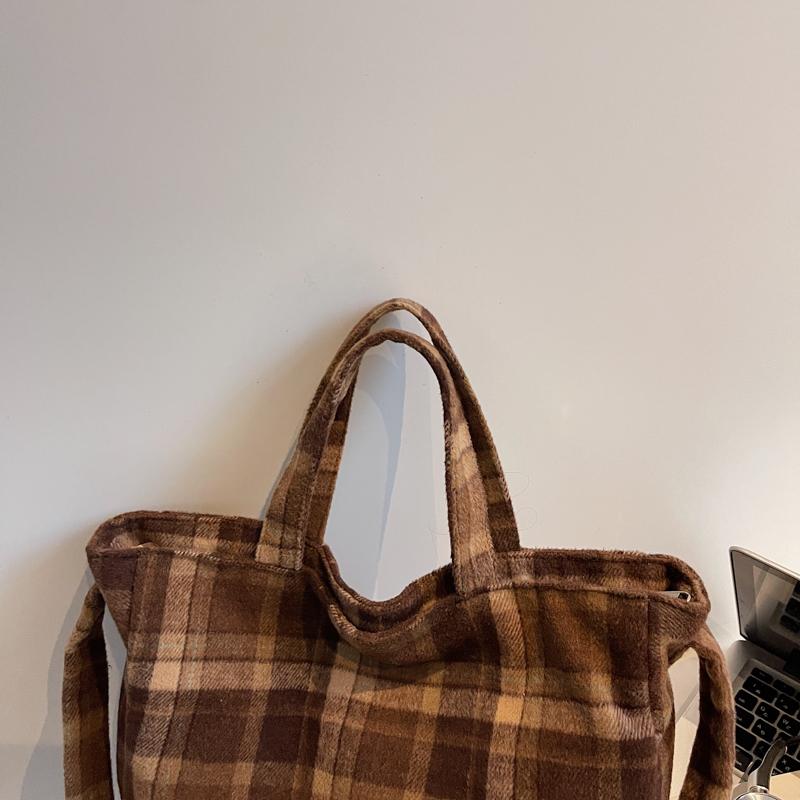 Women's Vintage Plaid Shoulder Bag Large Capacity Commuting Lightweight Tote Bag