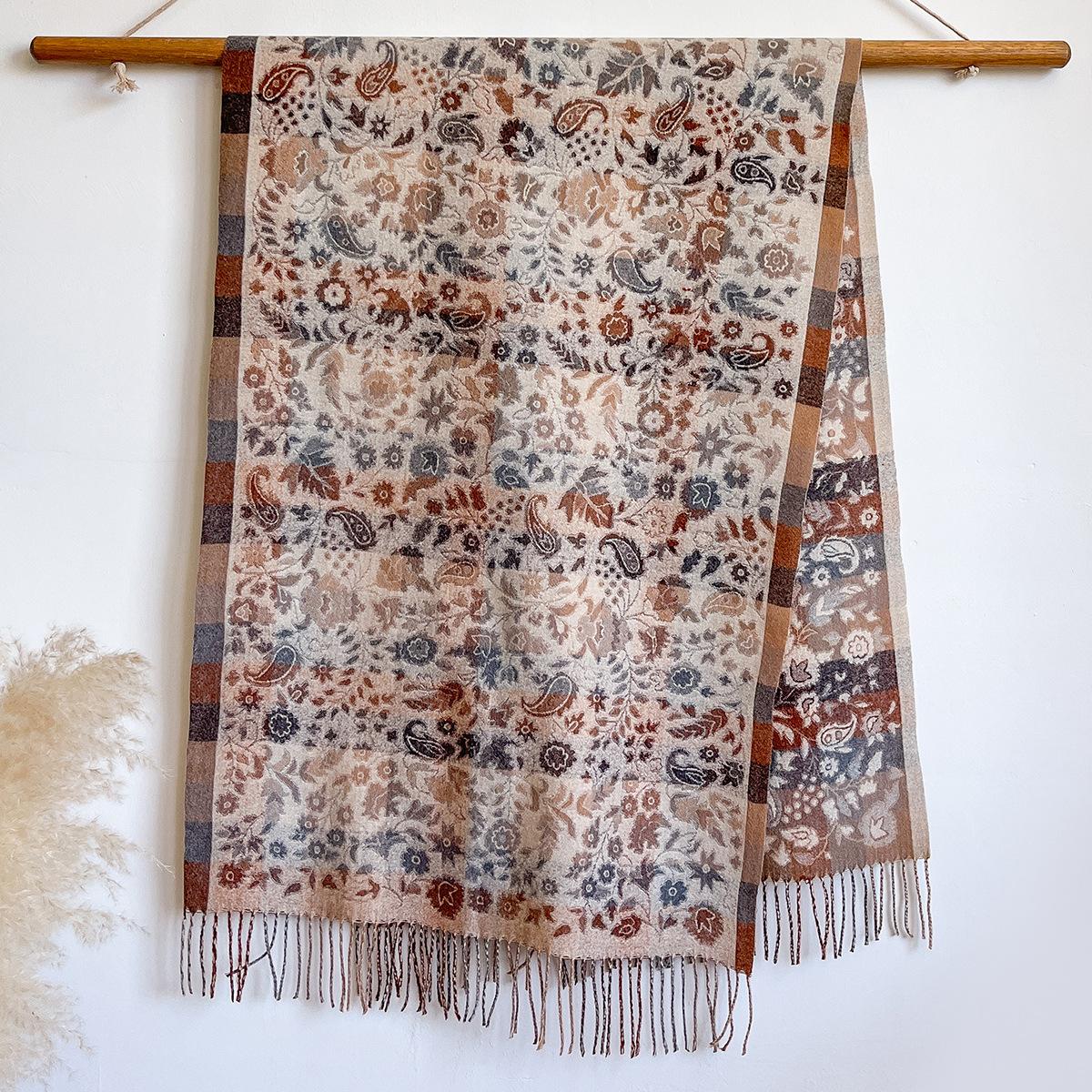 

Этнический стиль ретро контрастный цвет клетчатый цветочный шарф женский универсальный с кисточками имитация кашемира шаль с высоким качеством снаружи 200x65cm бежевый