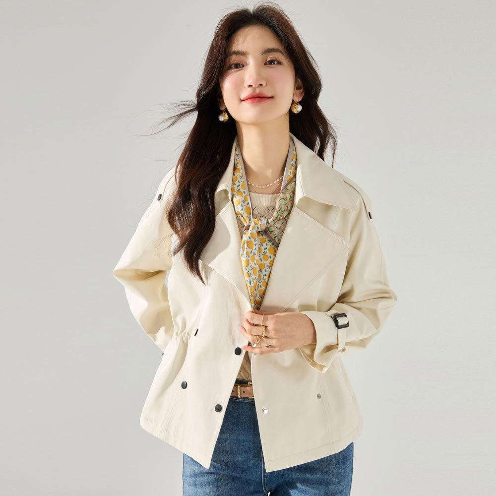 Spring new short, casual and comfortable, cotton is not easy to wrinkle, and the texture is good. Short small drawstring classic trench coat