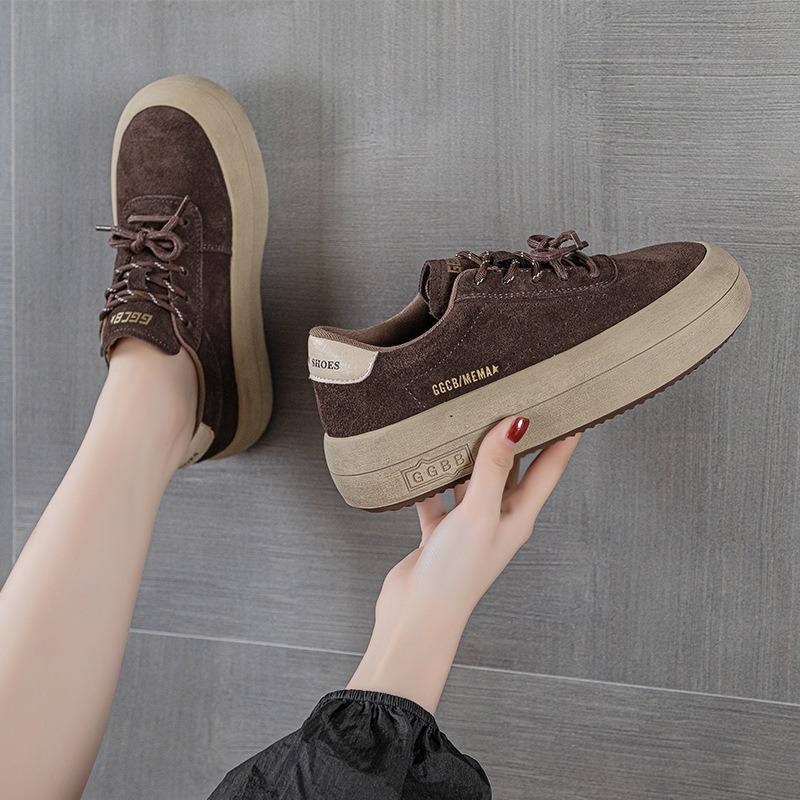 Leder gepolsterte Brot schmutzige Schuhe dicke Unterseite lässig weiße Schuhe