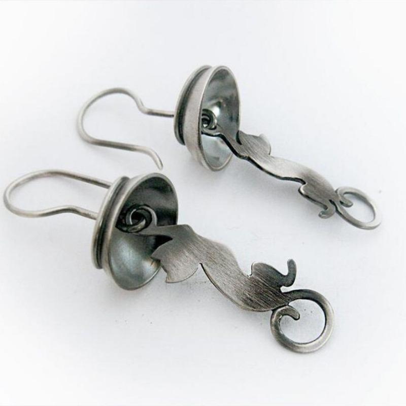 Personalized Simple Cat Earrings Creative Niche Alloy Animal Shape Long Earrings