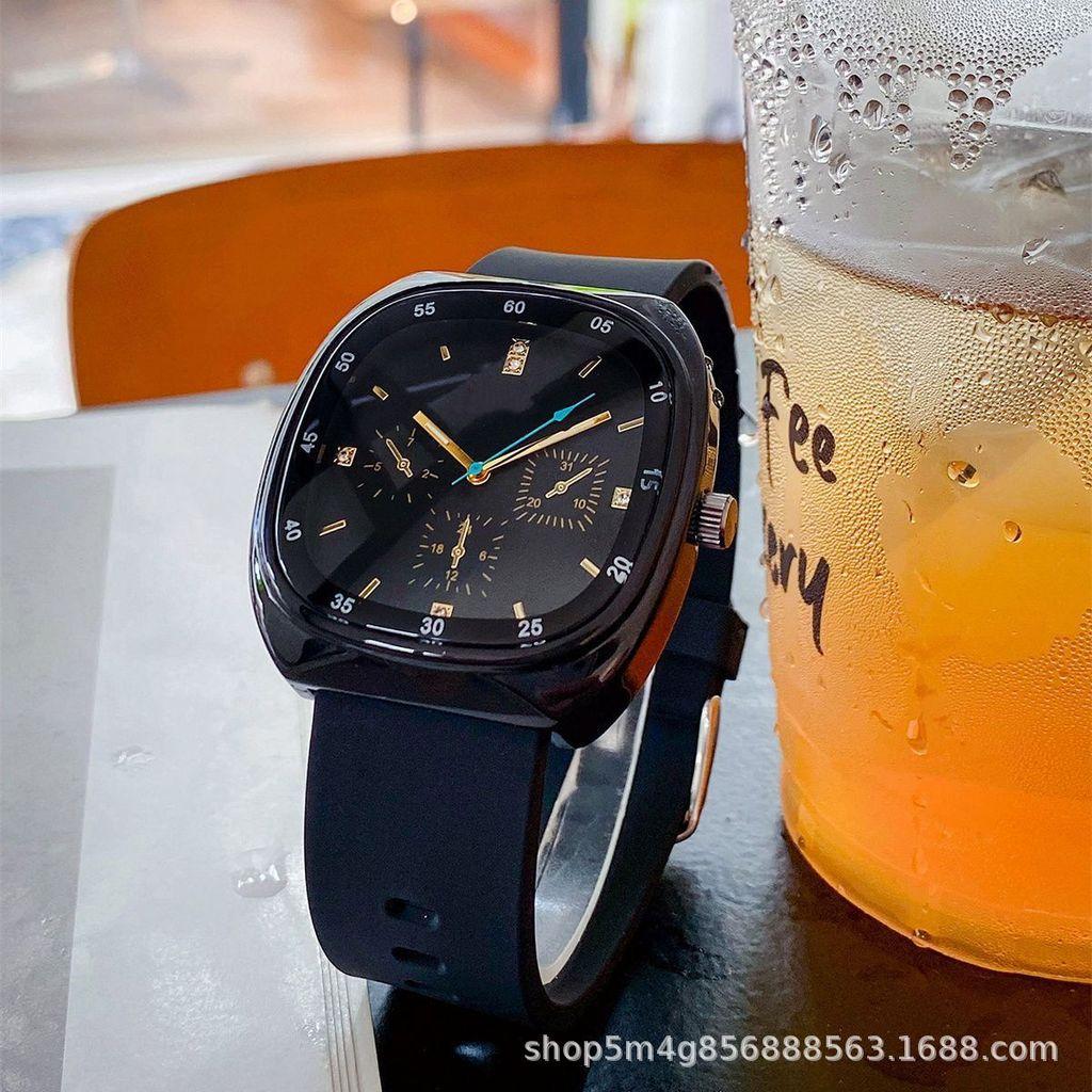 Silicone Watch Strap Mens Quartz Watch With Mineral Glass For Business Style Office Use
