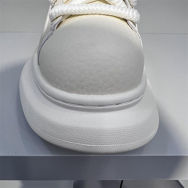 Men 's Casual Four Seasons Fashion Skateboarding Students Comfortable Sneakers Boys Trending Soft Sole Breathable Shoes