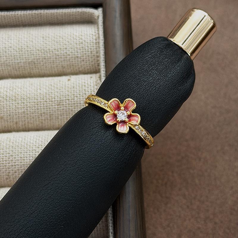 Retro Light Luxury Goldkette Hohl Vierblättriges Kleeblatt Diamantbesetzt Zirkon Kupfer Münze Gürtelschnalle Öffnungsring Nische Stapelring