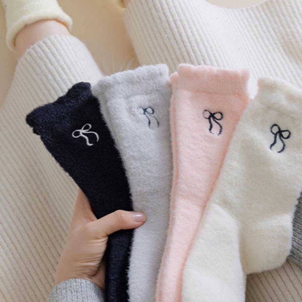 Kawaii Nœud Papillon Style Ballet Épaissir Velours Corail Sol Mignon Chaussettes Peluche Hiver Maison Sommeil Thermique Couleur Unie Mi-mollet